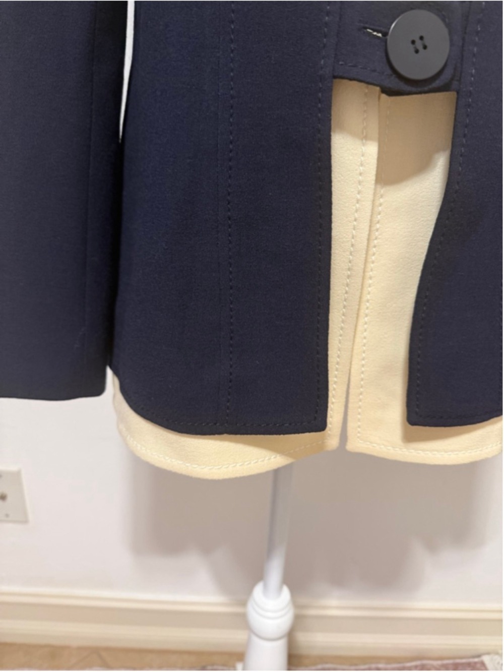Valentino Navy & Beige Blazer Jacket Large, zipper closure, hand sewn couture - Picture 6 of 16